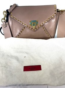 rockstud shoulder bolsa valentino