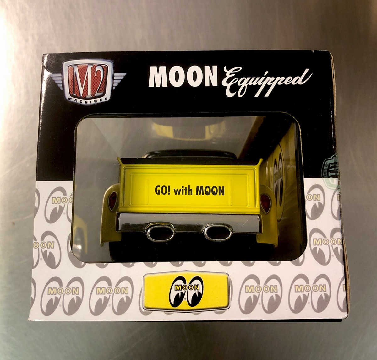 1/24 M2 machines '56 MOONEYES フォード F-100 M2 MACHINES MOONEYES 1956 FORD F-100 PICKUP TRUCK R58 YELLOW