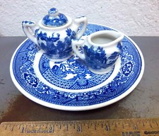 Blue Willow childs Creamer, Sugar dish  saucer set, made in Japan, great colors