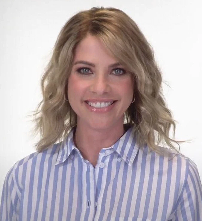 JULIANNE LITE Wig by JON RENAU *ANY COLOR* 100% Hand-Tied + Extended Lace Ft NEW - Image 3 of 4