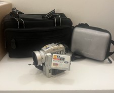 Sony Digital Handycam DCR-PC110E Camcorder MiniDV Night Vision Camera + Charger