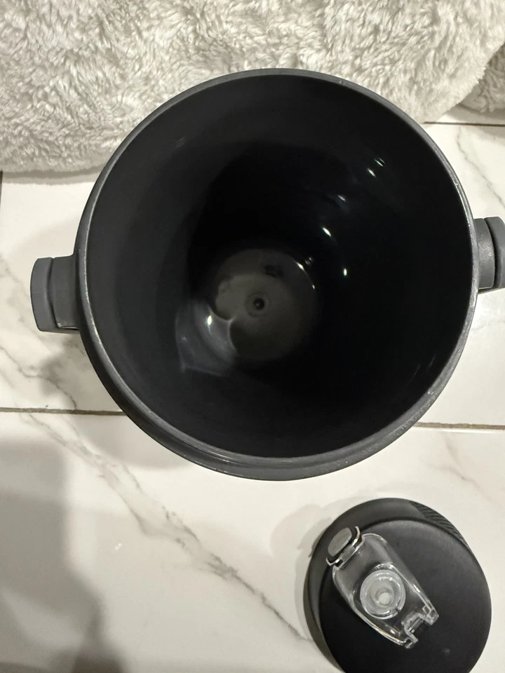 Under Armour черный/серый 64 унц. Термос бутылка для гидратации пены с двойной изоляцией - Изображение 2 из 4