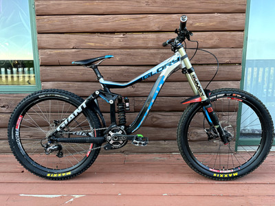 Downhill Bikes 2013 Giant Glory 2013 Giant Glory Bike Reviews