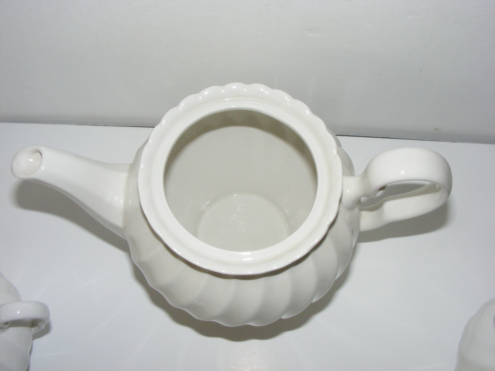 Vintage 4 Cup Teapot Sugar Bowl w Lid 12 Oz Creamer White Swirl Made in England