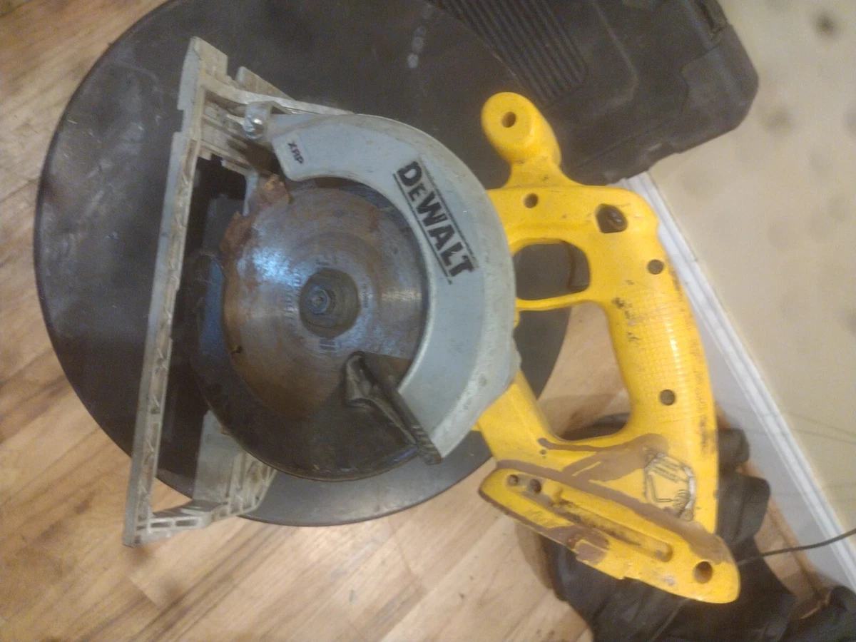 Dewalt dc390 on sale 18v circular saw