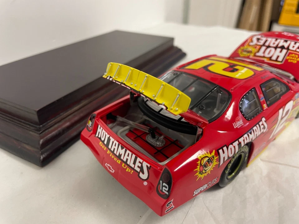 Kerry Earnhardt #12 Hot Tamales Monte Carlo 2003 acción 1:24 con estuche TPC como nuevo Foto 4 de 4
