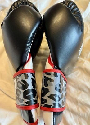 TITLE Boxing Bag Gloves Size S Black White Red Gray Leopard Print 10/12 oz