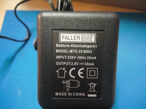 Cargador Faller Car System 2.8V MTX-35-B803