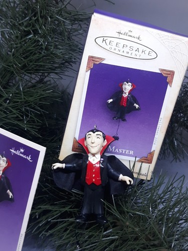 Hallmark Keepsake THE MASTER - 2004 Vampire Dracula Halloween Ornament - Picture 2 of 4