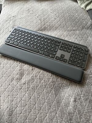 Logitech MX Keys Plus Wireless Tastatur mit Hintergrundbeleuchtung - Schwarz...