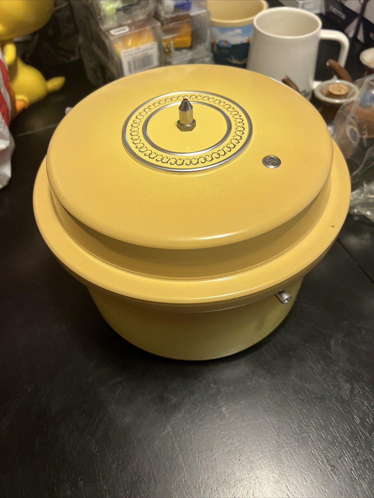 Vintage MIRRO-MATIC Speed Pressure Cooker 4 Qt Deluxe Yellow / Orange Manual