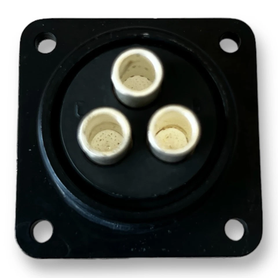 NEW ITT Cannon CA3102E20-19SBA232 3 Position Circular Connector, Panel Mount - Image 2 of 4