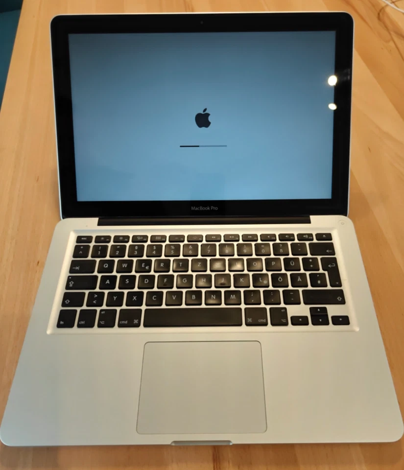Apple MacBook Pro 13" 2012 · i5 · 4GB · 512GB, Foto 1 von 5