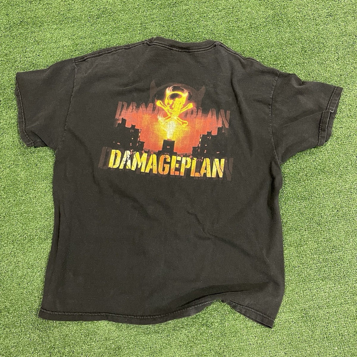 Vintage Y2K Damageplan Heavy Metal Band Graphic T Shirt Size XL
