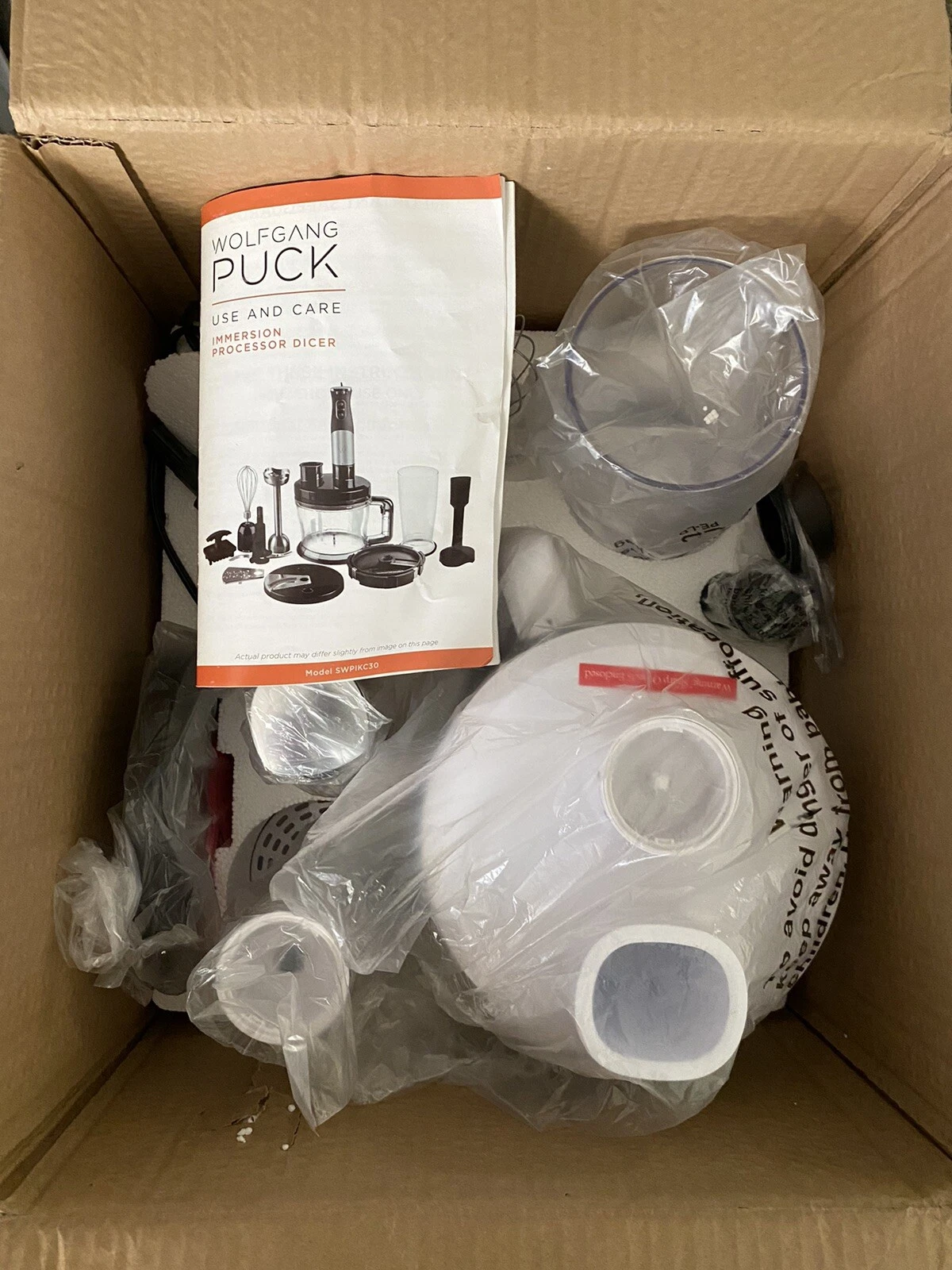 NEW, Wolfgang Puck 7-in-1 Immersion Blender w/ 12-Cup Food Processor in White
Opens in a new window