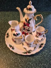 Formalities by Baum Brothers Poinsettia Collection 10-Piece Mini Tea Set D31
