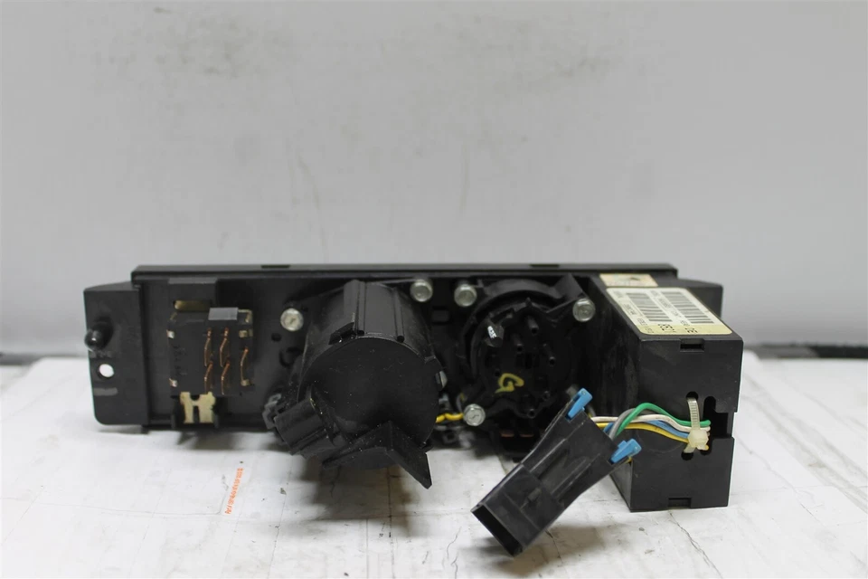  Chevrolet Cavalier 1995-97 aire acondicionado temperatura calor control climático 16208521 OEM 337 1B5-B5 Foto 4 de 4