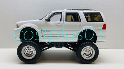 Jada 8月末まで LINCOLN NAVIGATOR 300C Jada様専用 8月末まで LINCOLN NAVIGATOR 300C - メルカリ