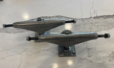 Vintage Rare Independent Stage 5 V Skateboard Trucks. 9in (166)