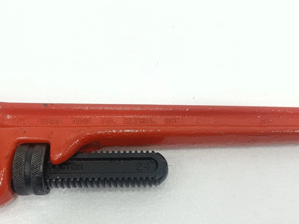 RIDGID 31030 24 INCH HEAVY DUTY STRAIGHT PIPE WRENCH CASTIRON HANDLE MADE IN USA - Image 3 of 4