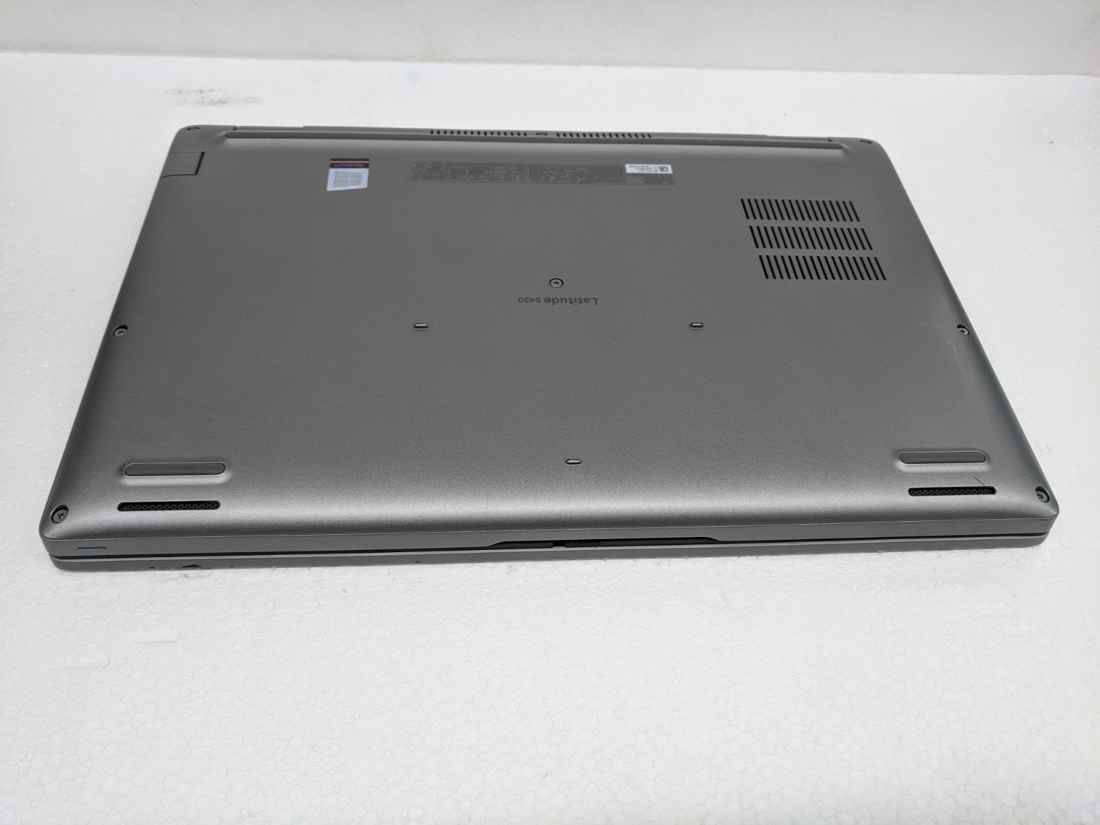 Dell Latitude 5420, 14-Inch Laptop, with Intel Core i7 11th Gen., 512 GB SSD (Solid State Drive), Windows 11 Pro