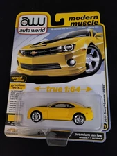 2024 Auto World Modern Muscle 2010 CHEVY CAMARO RS/SS Yellow R7VA#3 Near Mint