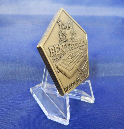 PENTAGON CHALLENGE COIN SHAPED LIKE THE BUILDING IN SOLID BRASS-WASHINGTON D.C. - Picture 2 of 6