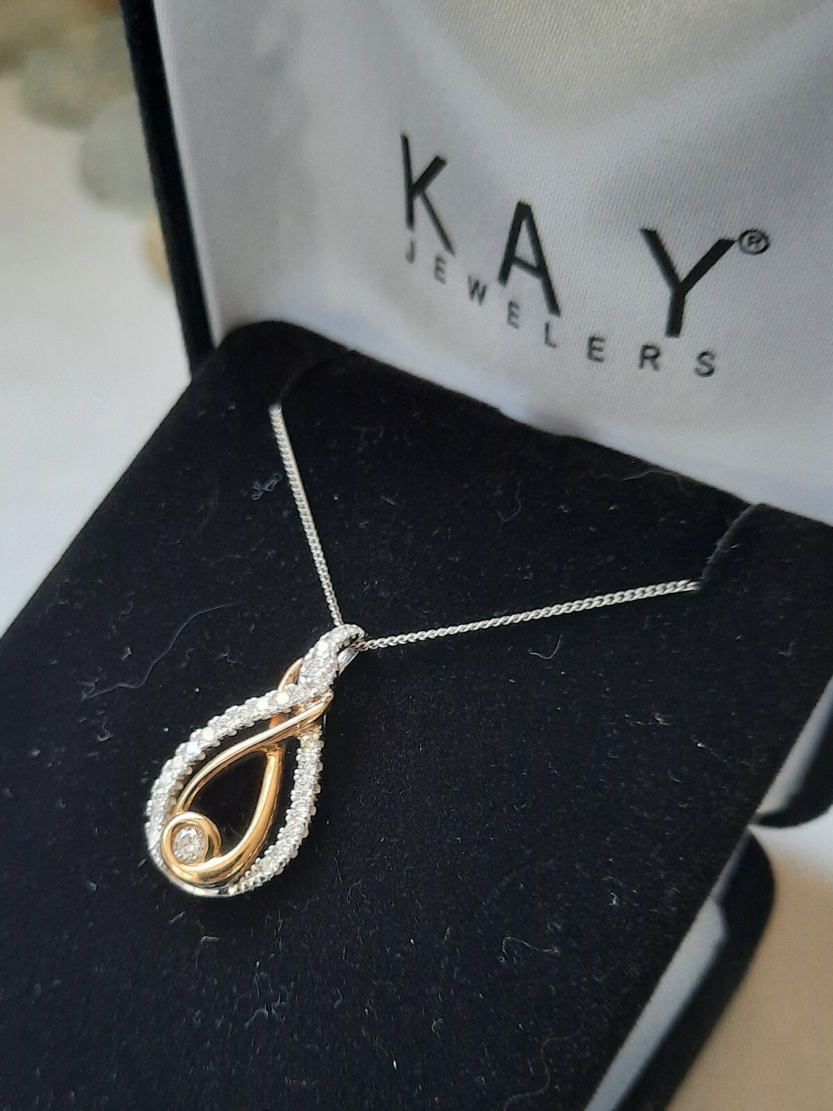 Solid 10K Gold Diamond Interwoven Infinity 19" 17… - image 5