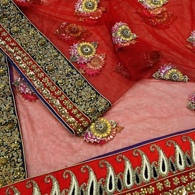 Indisches Vintage schweres rotes Hochzeitsnetz handgestickt von Designer Dupa...