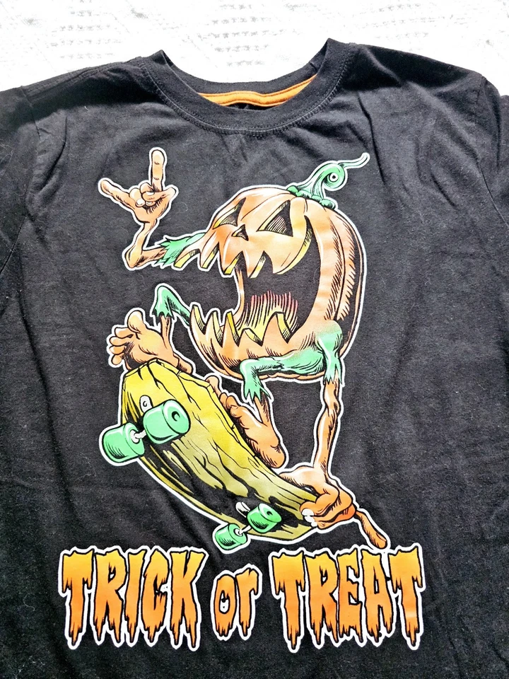 Boys Black Short Sleeve Halloween Trick Or Treat TShirt XXL 18 Skateboard Punk 7 - Image 2 of 3