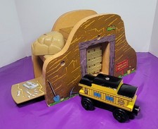 Thomas Wooden Railway Dino Fossil Dig Mountain Tunnel 2009 Caboose 2003