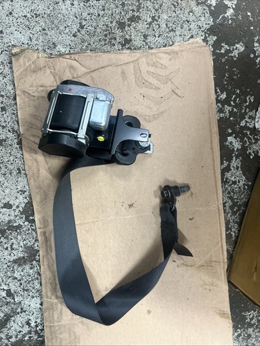 NISSAN JUKE SEAT BELT FRONT LEFT 6307652 MK1 F15 2019 - Picture 1 of 4