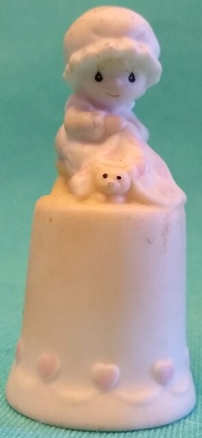 1984 PRECIOUS MOMENTS Love Covers All 12254 THIMBLE FIGURINE