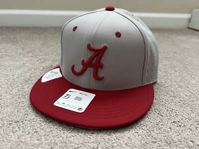 Nike Alabama Crimson Tide Team Issue Fitted Baseball Hat Gray
