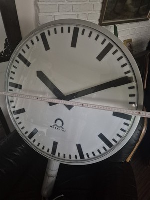 Bahnhofsuhr ,D= 60cm , Beidseitig, von MOBATIME.  Nebenuhr.