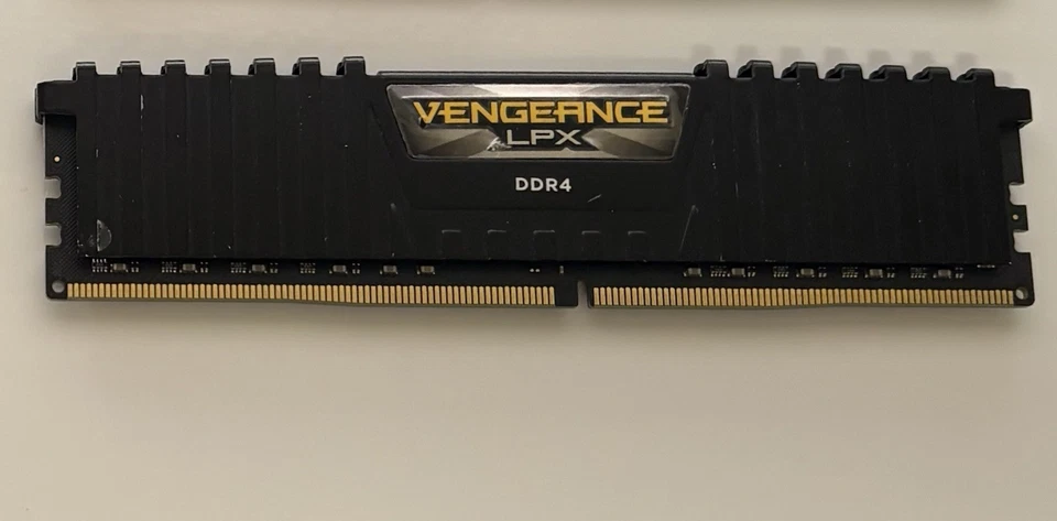 CORSAIR VENGEANCE LPX 32GB (1 x 32GB) DDR4 DRAM 3000MT/s CMK32GX4M1D3000C16  - Image 2 of 3
