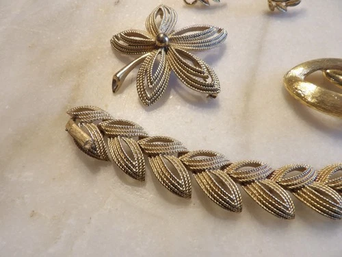 Lot of SIGNED Costume JEWELRY- Napier & Trifari- Bracelet , Pins, Earrings