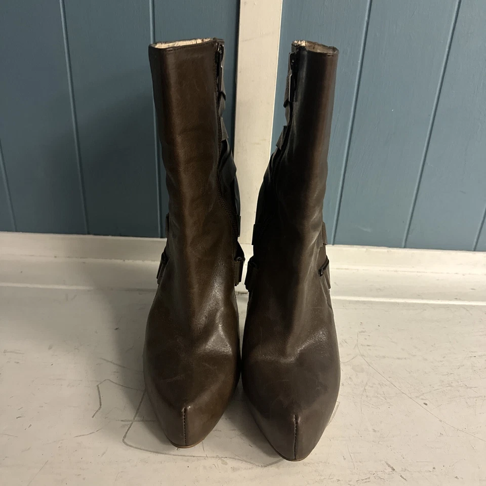 BOUTIQUE 9 - Botines de plataforma de diseñador de cuero marrón talla 8 para mujer botas de tacón Foto 3 de 4