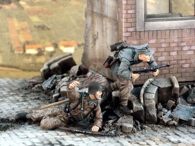 Verlinden 1/35 Scale “Bail Out!” Waffen-SS Tanker Resin Figure Set – WWII Military Model Kit