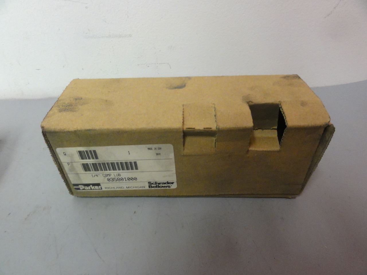Parker Schrader Bellows 035801000 Lubricator- New (Open Box)