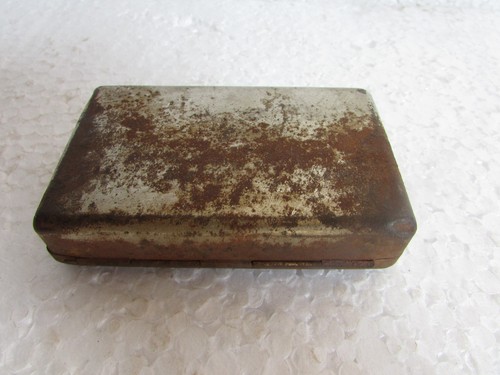 Caja de tuercas de betel de hierro níquel grabado a mano antigua coleccionable - Imagen 10 de 10
