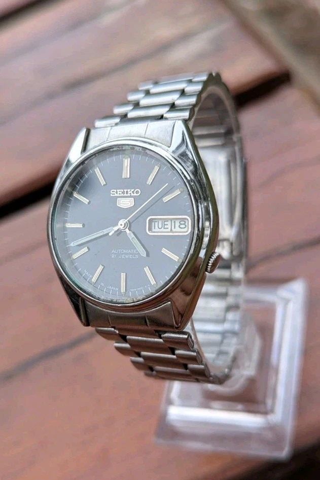 Reloj Seiko 5 1998 automático unisex 21 joyas recién reparado y esfera rara  Foto 4 de 4