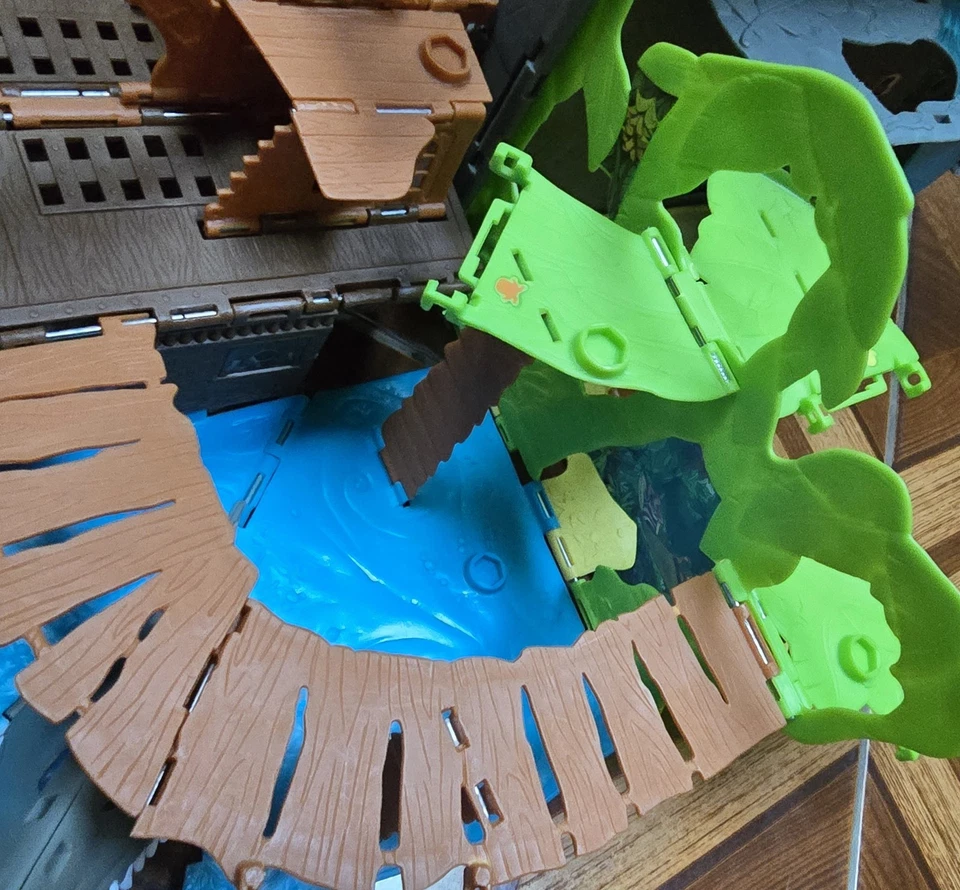 19" Matchbox 360 Pirate Ship Pop-Up Fold Out Play & Go Set 2006 Mattel Toy Case  - Image 4 of 4