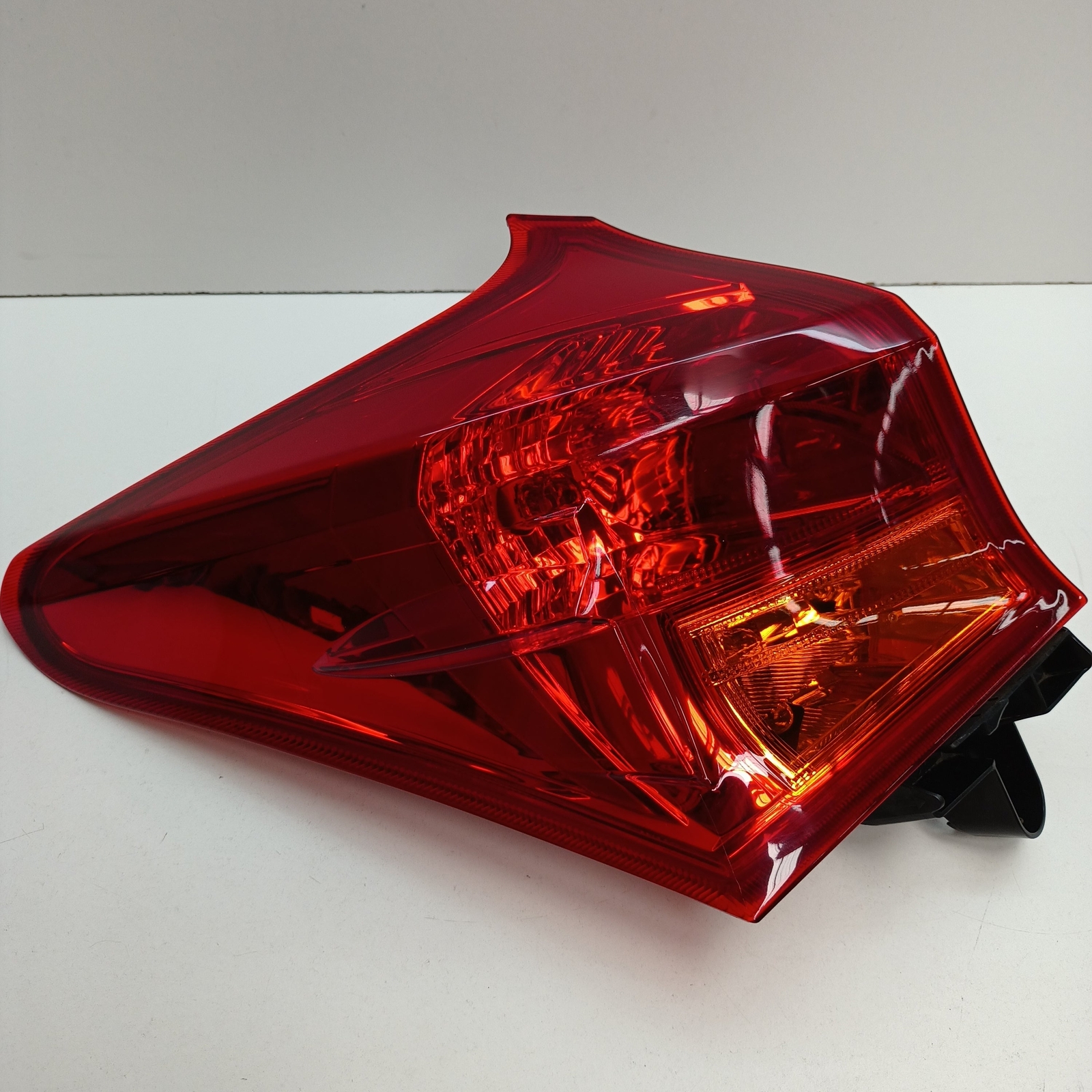 Toyota Corolla Hatchback Tail Light Left Hand Side ZRE182R 2012 2013 ...