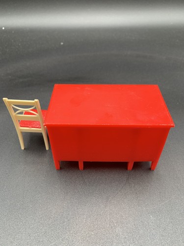 VTG RED RENWALL PLASTIC DOLL HOUSE DESK 2 3/4”T X 4”L & CHAIR - Picture 3 of 3