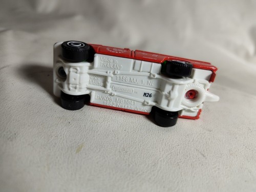 Matchbox '62 Nissan Junior Sriracha Sauce Delivery Truck Red 1:64 - Pre-Owned - Picture 13 of 14