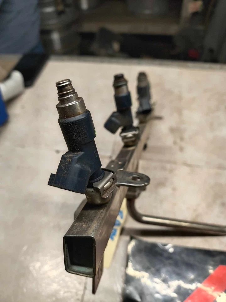 07-09 Chevy Silverado GMC Sierra 1500 Tahoe Fuel Rail w/ 8 Injectors 5.3L OEM Foto 2 de 4