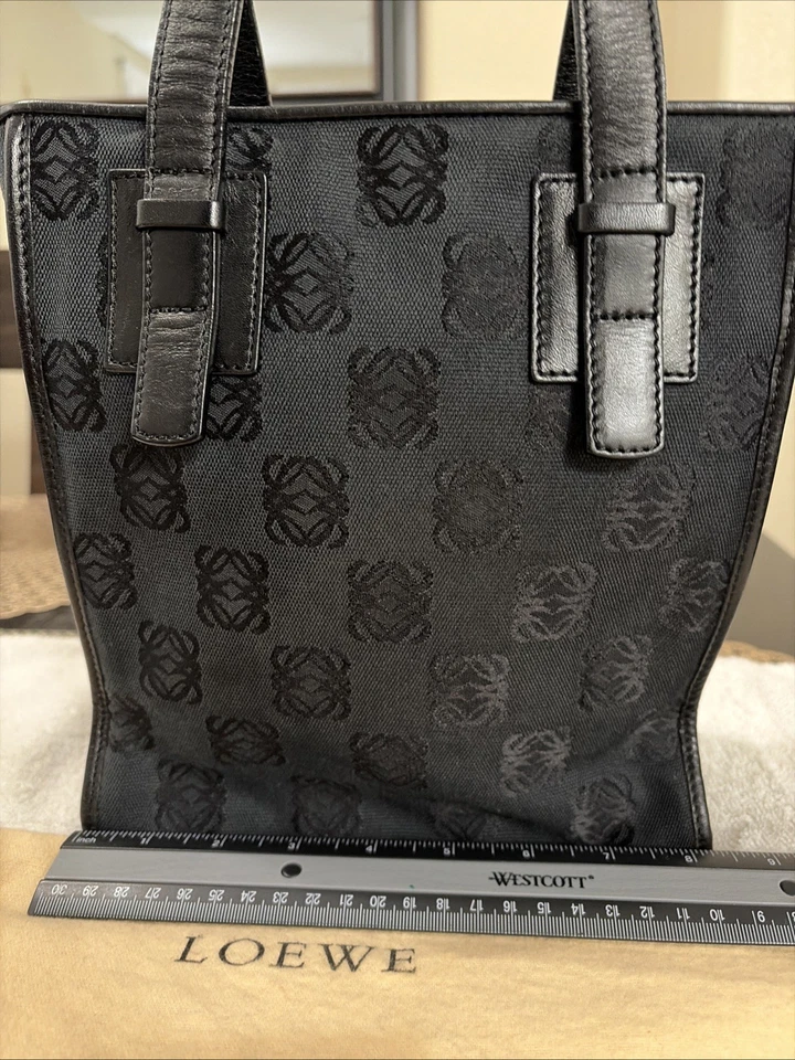 Auténtico bolso de mano Loewe para mujer con asa de lona y cuero con bolsa para el polvo Foto 3 de 4