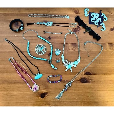 15 Teile - Konvolut Modeschmuck - Ketten und Armbänder, Deko