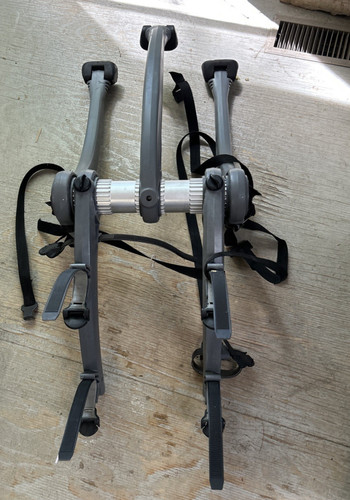 Saris Bones 2 Bike Rack – 2 Bike Rear Car Rack –   Missing one Thumb Screw